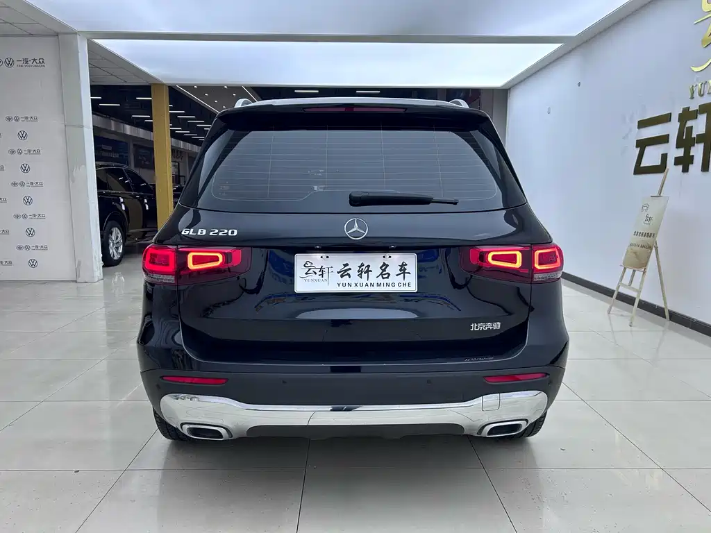 Mercedes-Benz GLB 2023 — фото 12