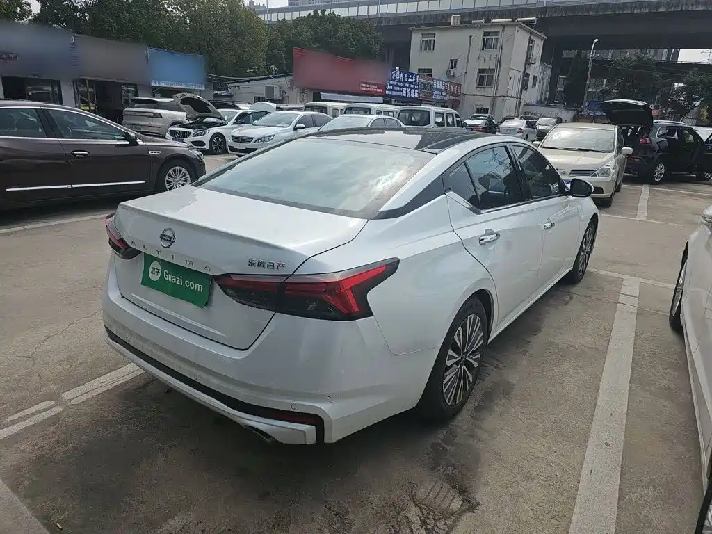 Nissan Teana 2023