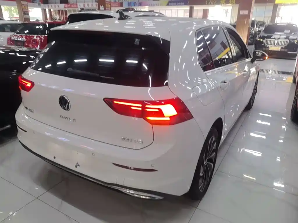 Volkswagen Golf 2021