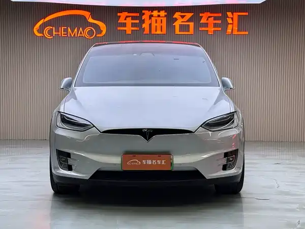 Tesla Model X 2018
