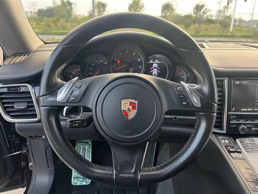 Porsche Panamera 2015 — фото 10