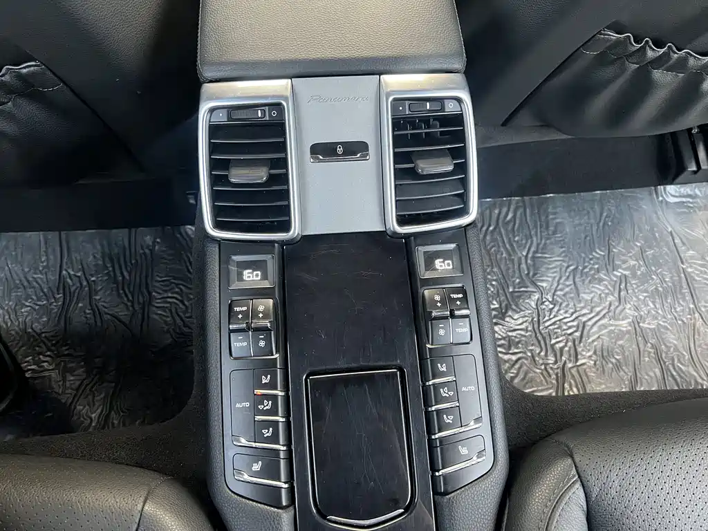 Porsche Panamera 2015 — фото 14