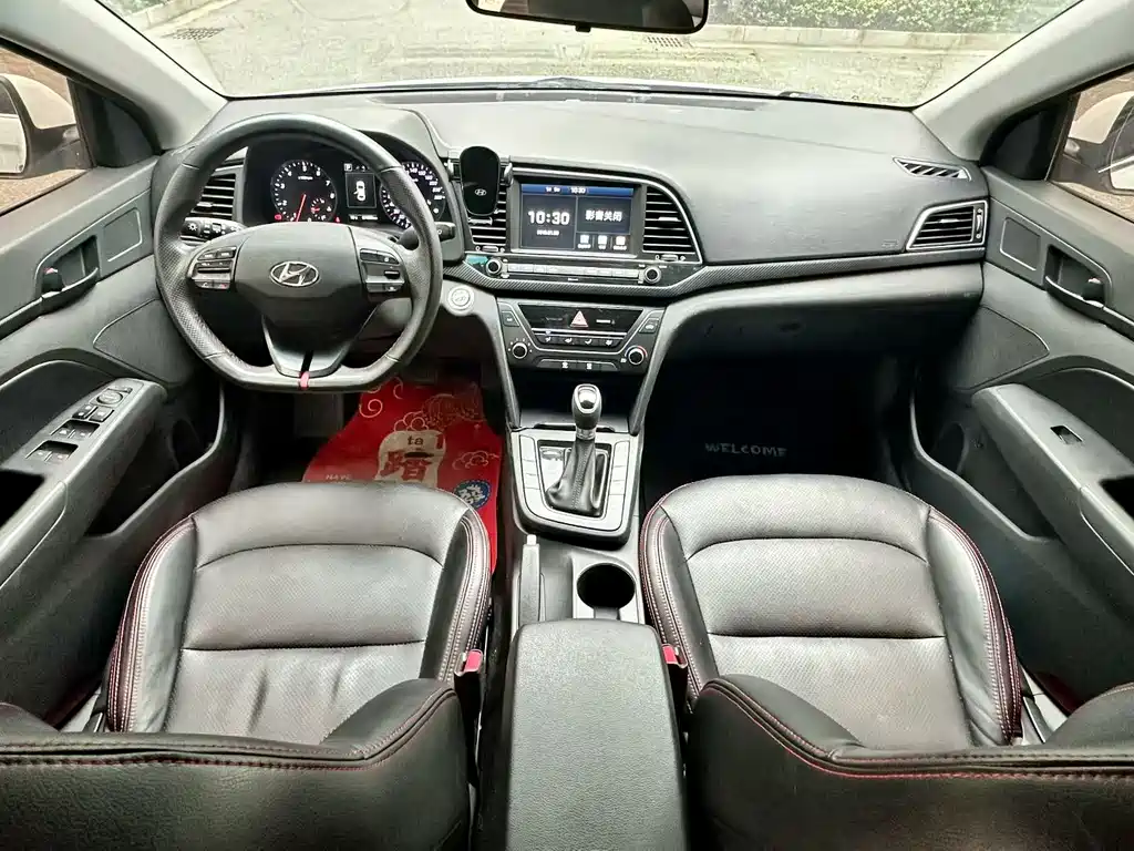 Hyundai Elantra 2018 — фото 8