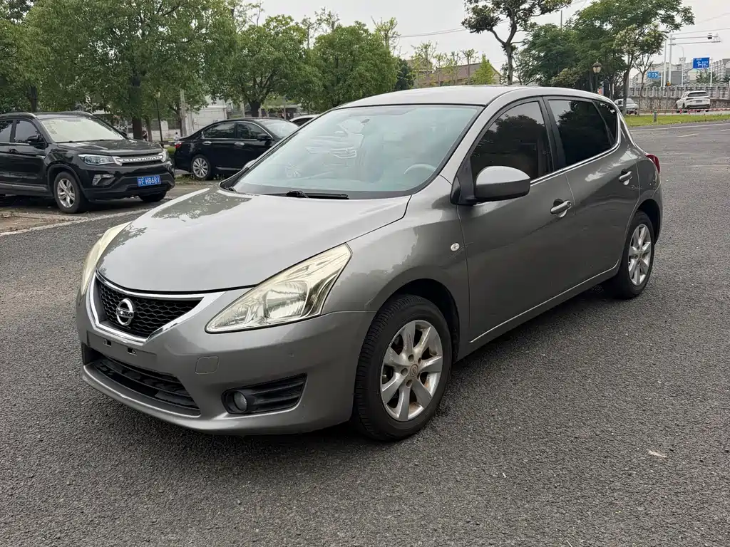 Nissan Tiida 2014