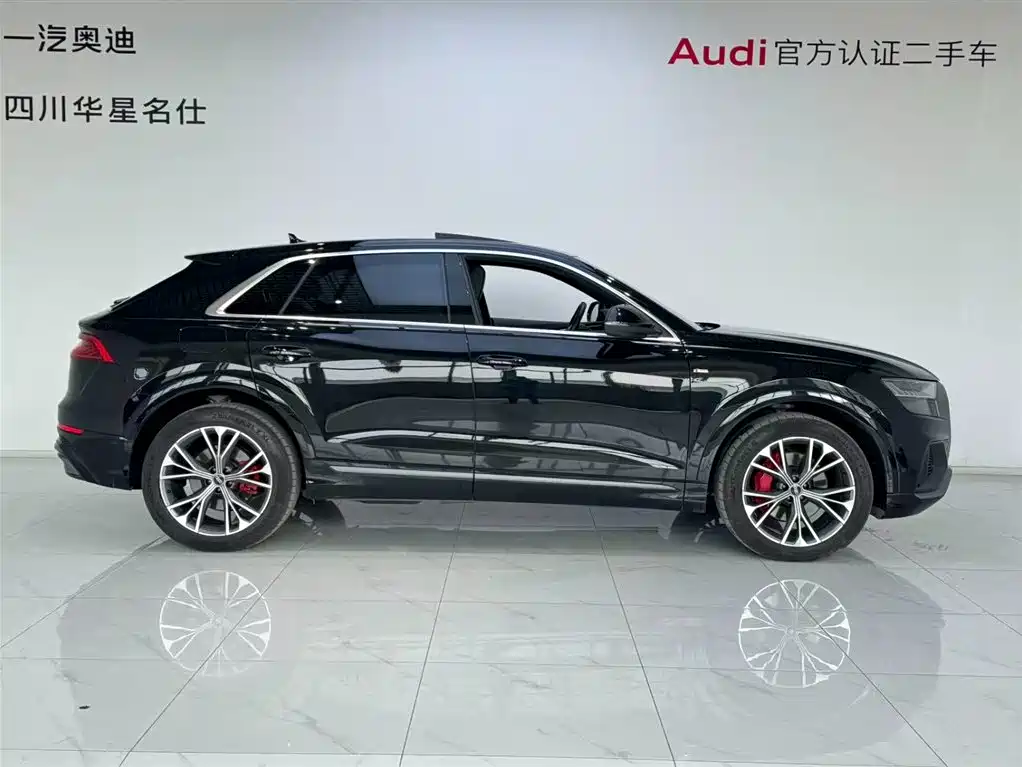 Audi Q8 2023 — фото 4