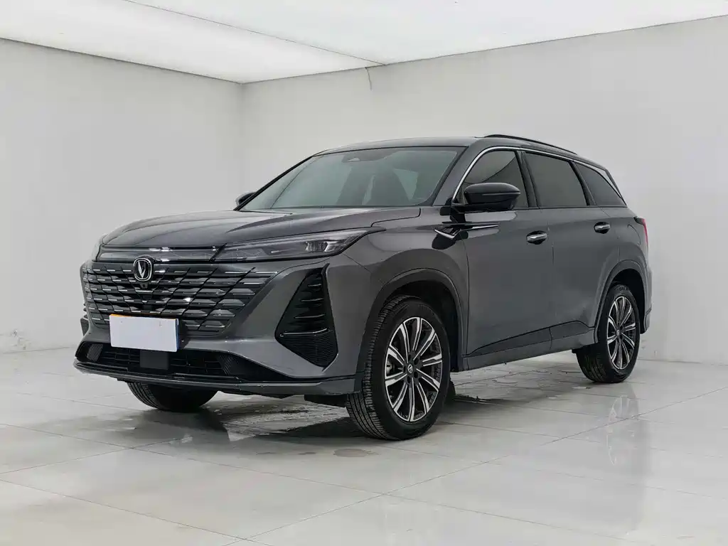 Changan CS75 PLUS 2025 — фото 1