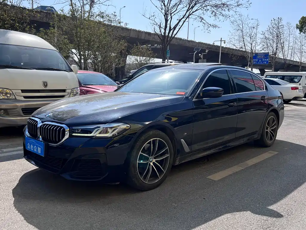 BMW 5 Series 2021 — фото 1