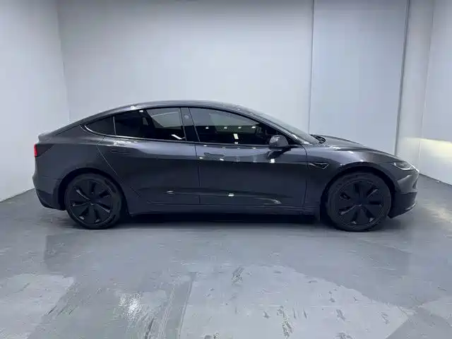 Tesla Model 3 2024 — фото 7