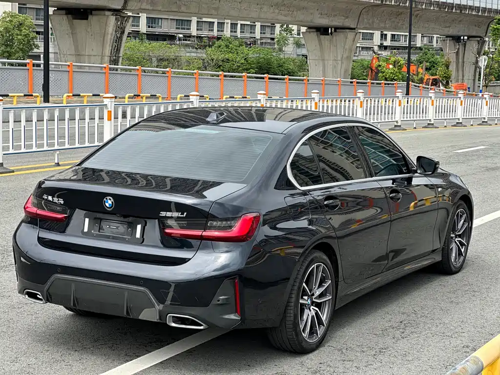 BMW 3 Series 2024 — фото 14