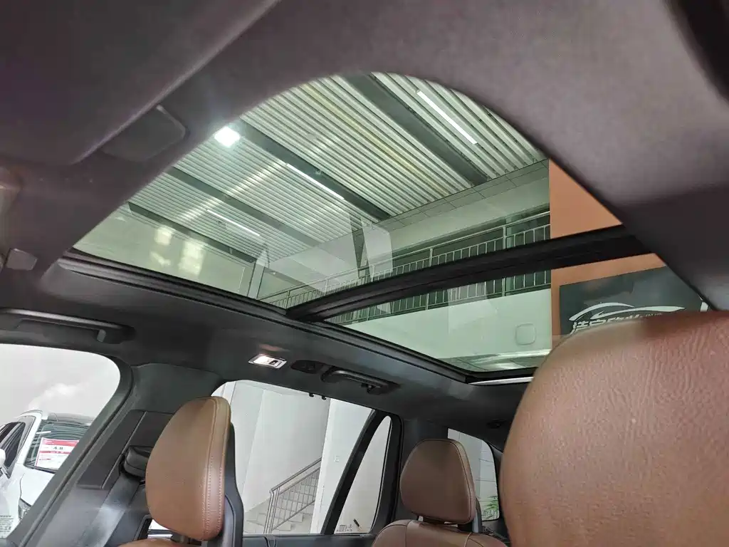 Volvo XC90 2023 — фото 10