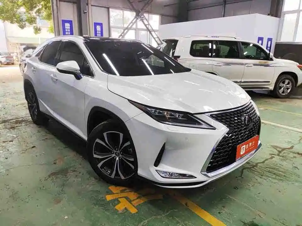 Lexus RX 2022 — фото 1