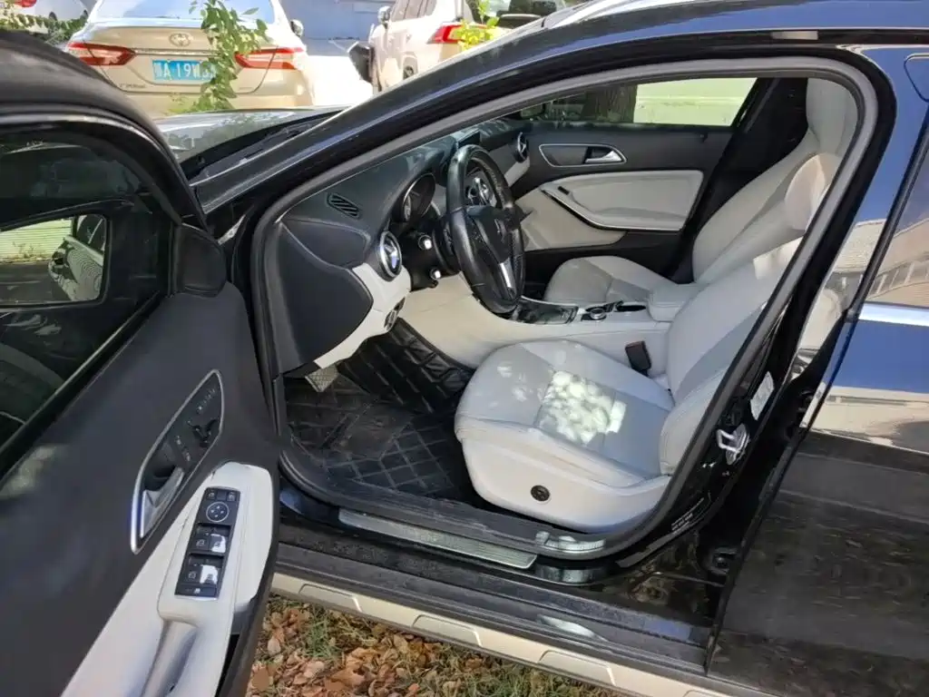 Mercedes-Benz GLA 2015 — фото 23