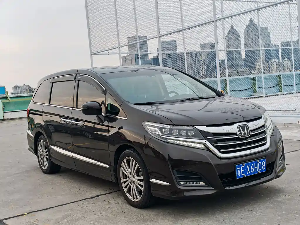 Honda Elysion 2016