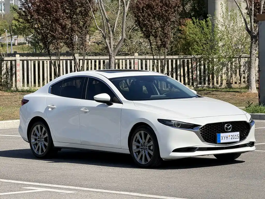 Mazda 3 Axela 2022
