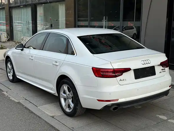 Audi A4L 2017