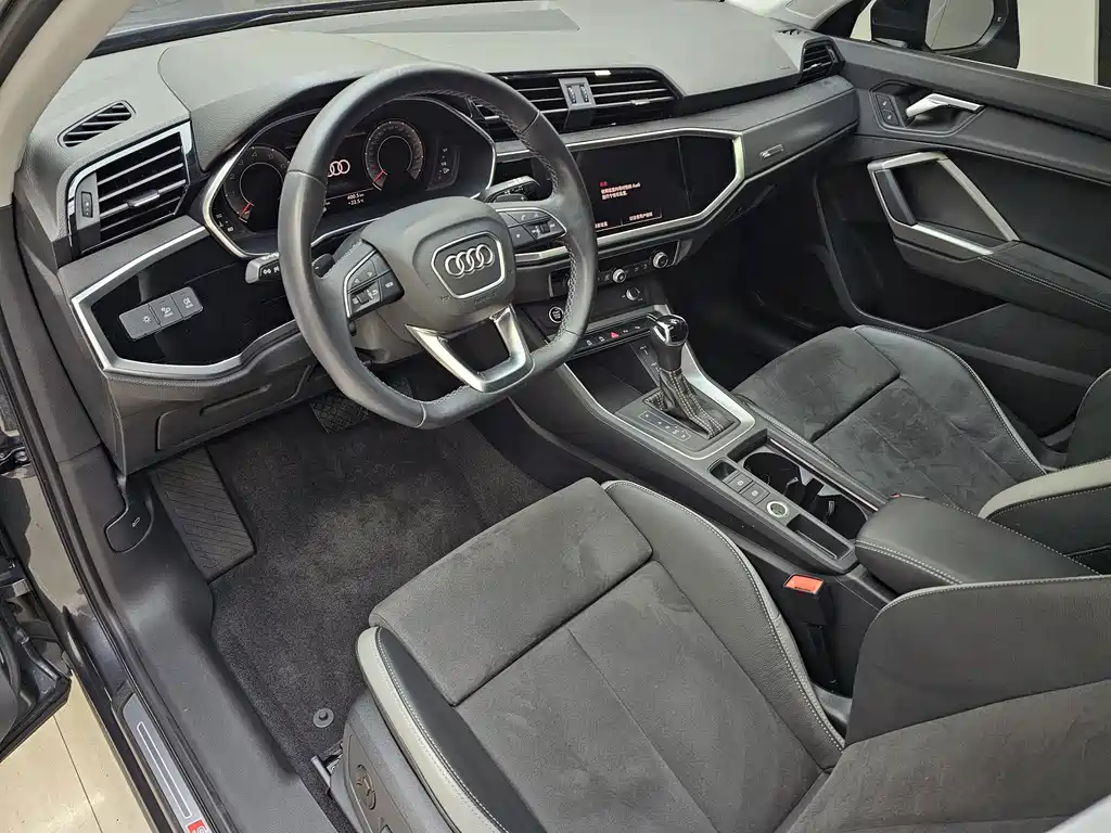 Audi Q3 2022 — фото 15