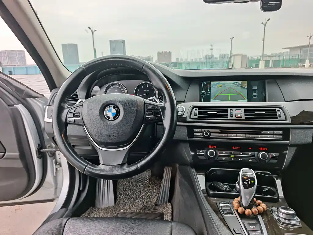 BMW 5 Series 2012 — фото 14