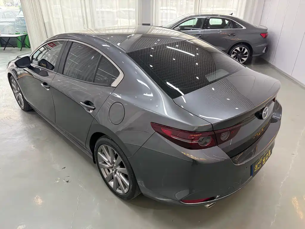 Mazda 3 Axela 2022