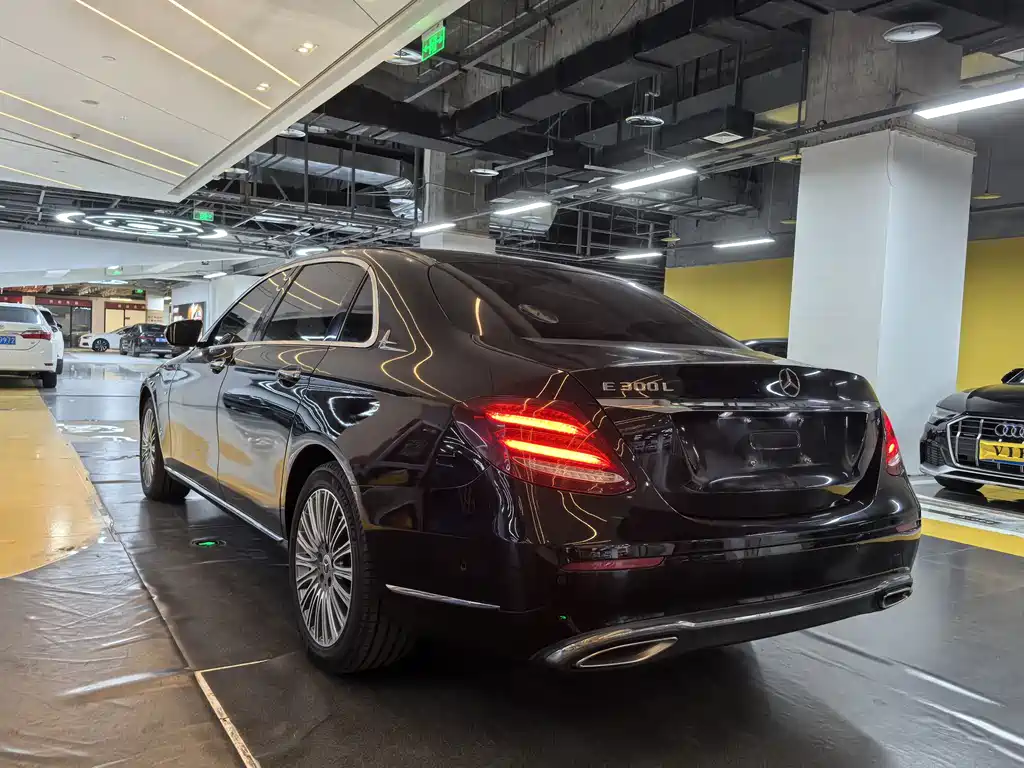 Mercedes-Benz E-Class 2020 — фото 17