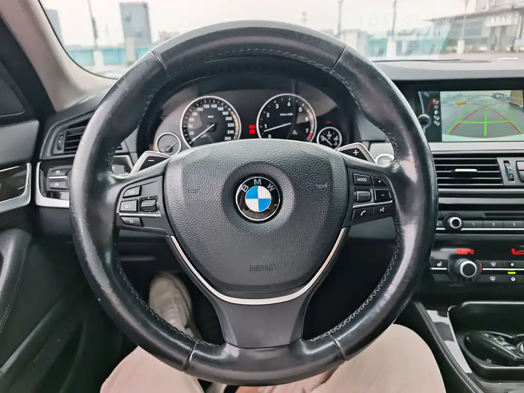 BMW 5 Series 2012 — фото 9