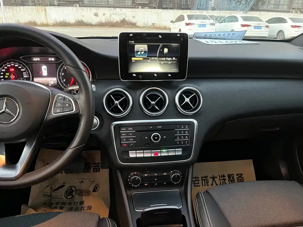 Mercedes-Benz A-Class 2017 — фото 13