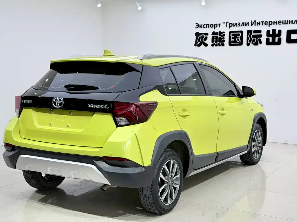 Toyota Yaris L 2021