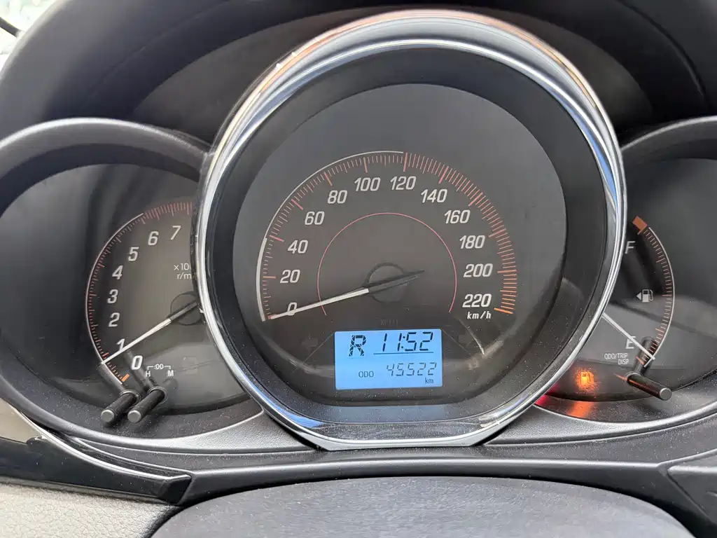 Toyota Yaris L 2021 — фото 11