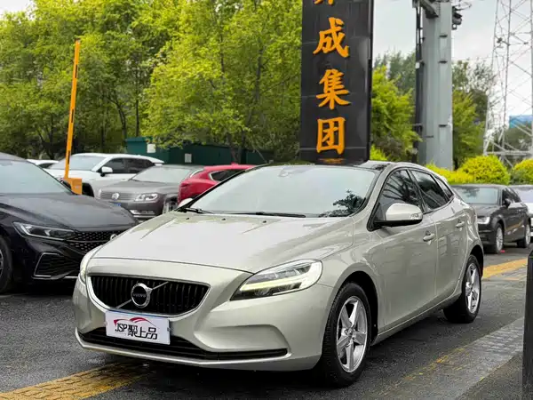 Volvo V40 2017