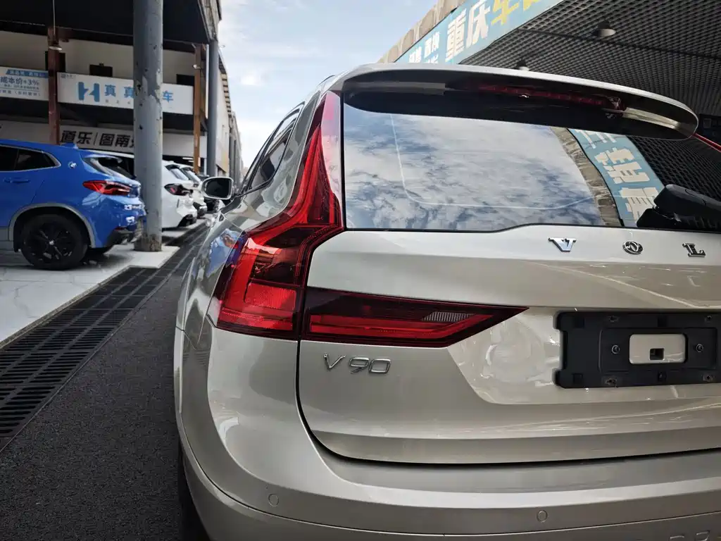Volvo V90 2019 — фото 10