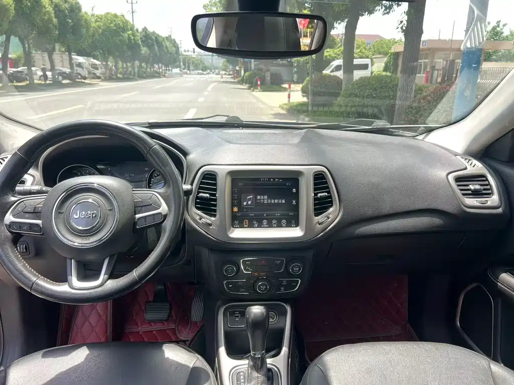 Jeep Compass 2017 — фото 6
