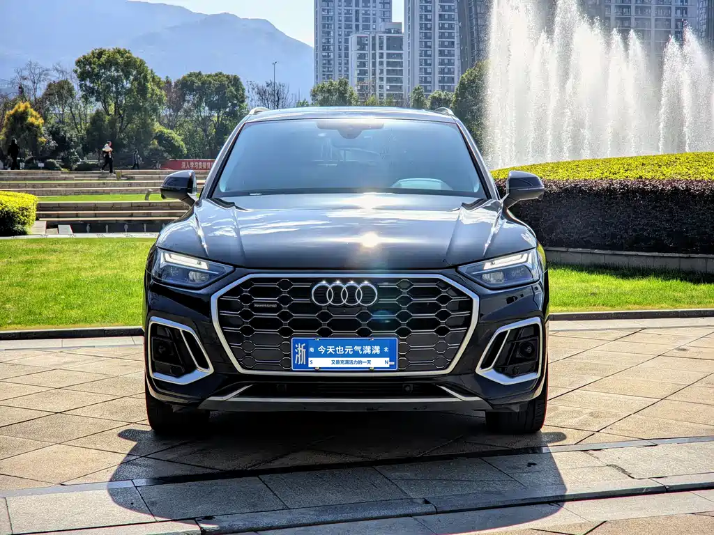 Audi Q5L 2022 — фото 2