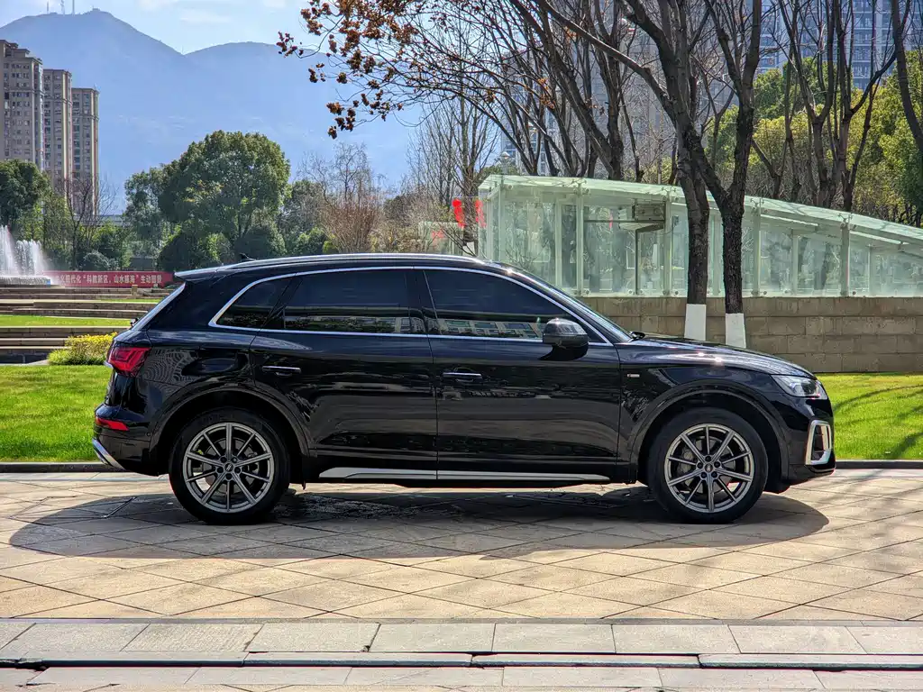 Audi Q5L 2022 — фото 3