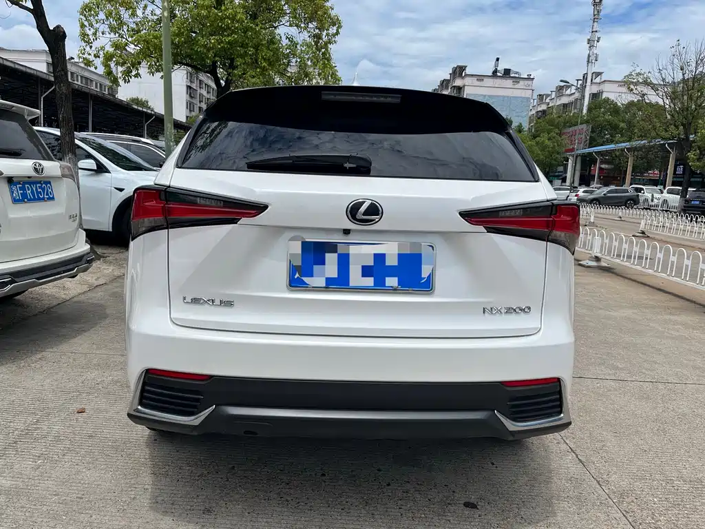 Lexus NX 2021 — фото 10