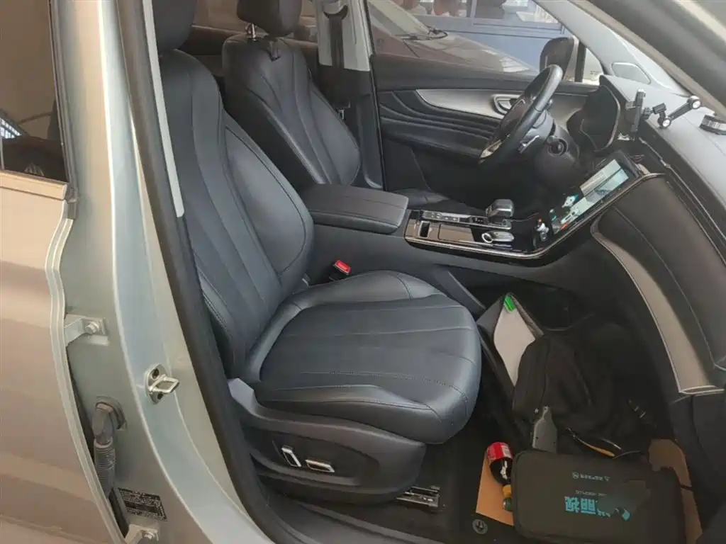 Roewe RX5 eMAX 2021 — фото 25