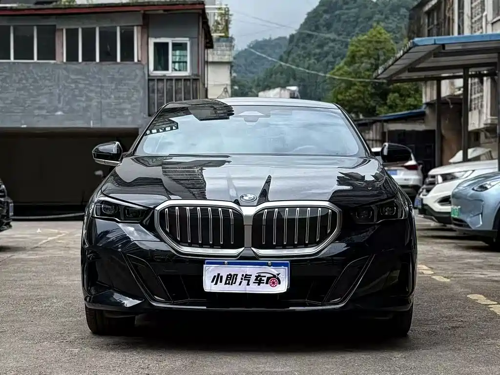 BMW 5 Series 2025