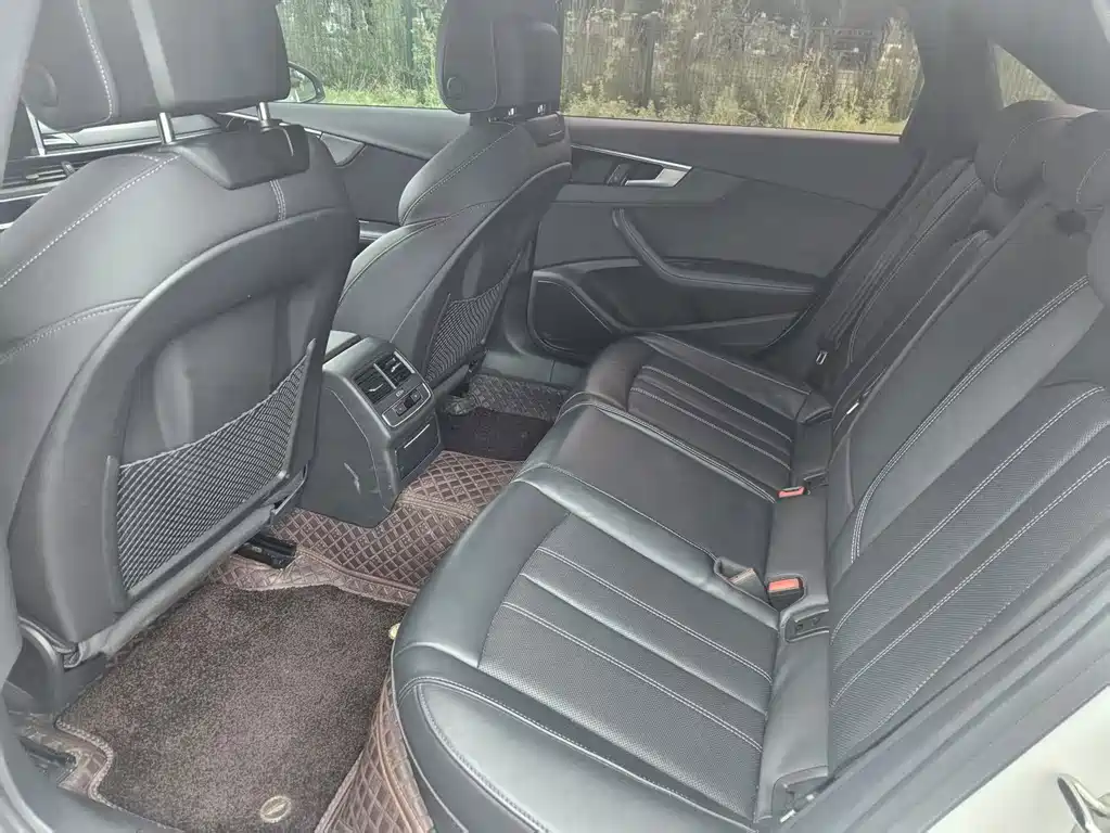 Audi A4L 2023