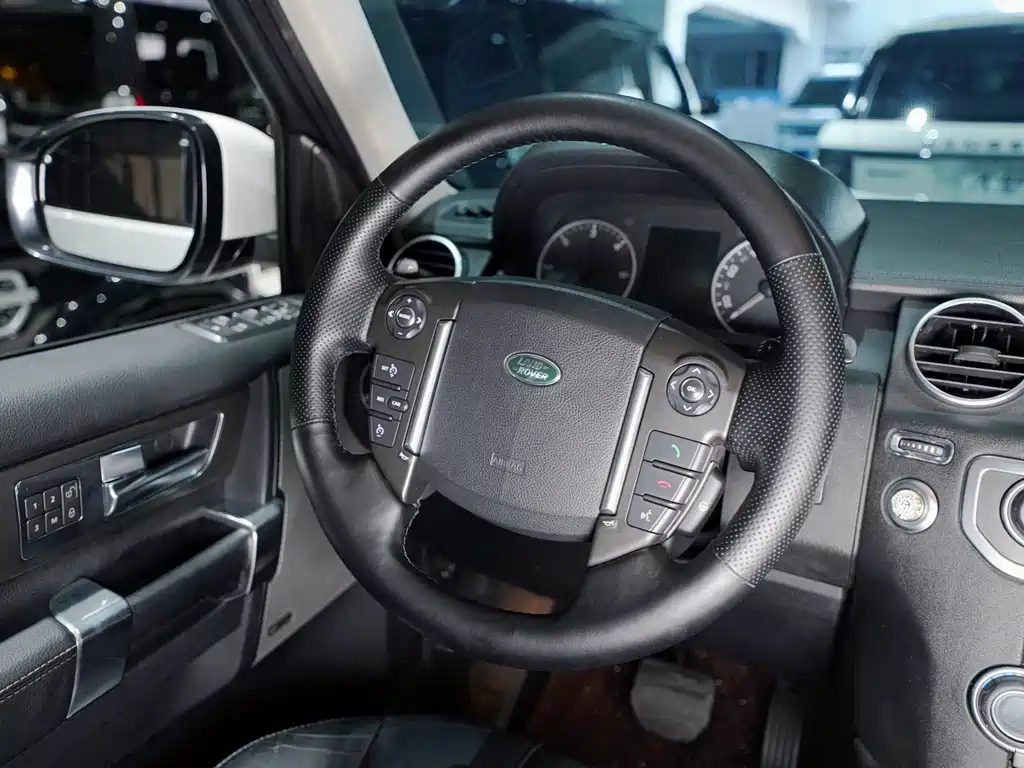Land Rover Discovery 2014 — фото 14