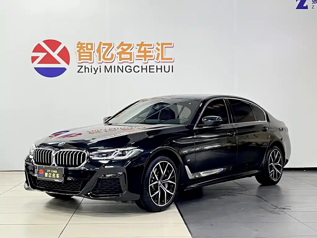 BMW 5 Series 2023 — фото 1