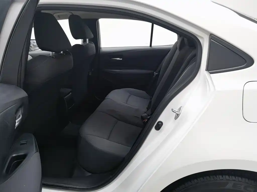 Toyota Corolla 2023 — фото 15