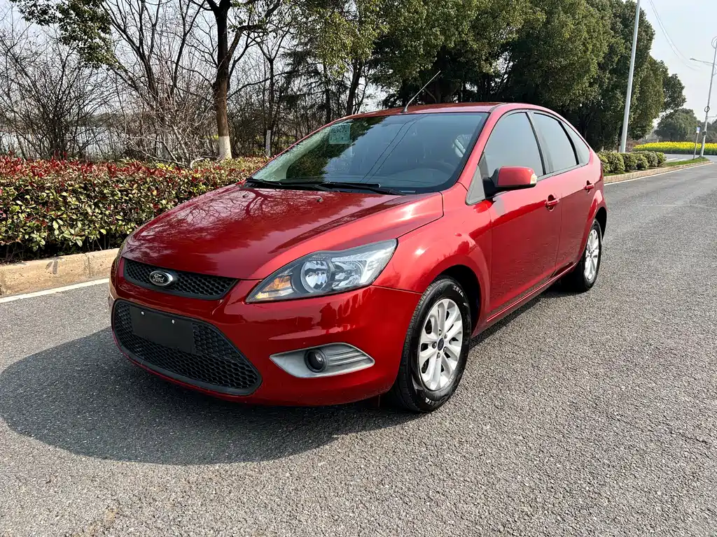 Ford Focus 2015 — фото 1