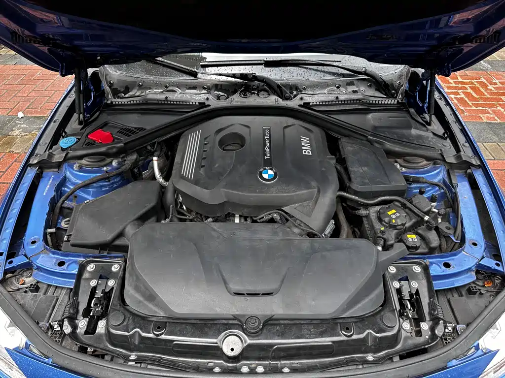 BMW 3 Series 2017 — фото 17