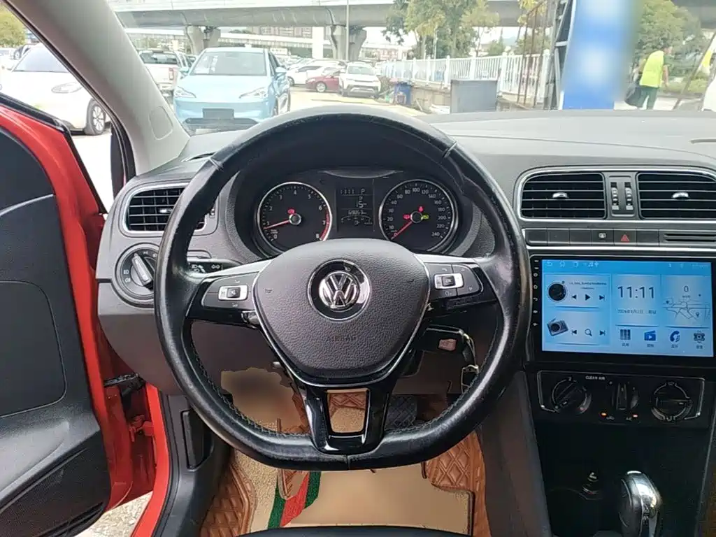 Volkswagen Polo 2016 — фото 11