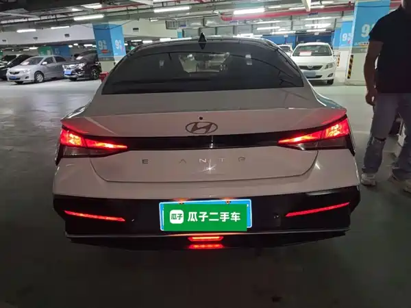 Hyundai Elantra 2024