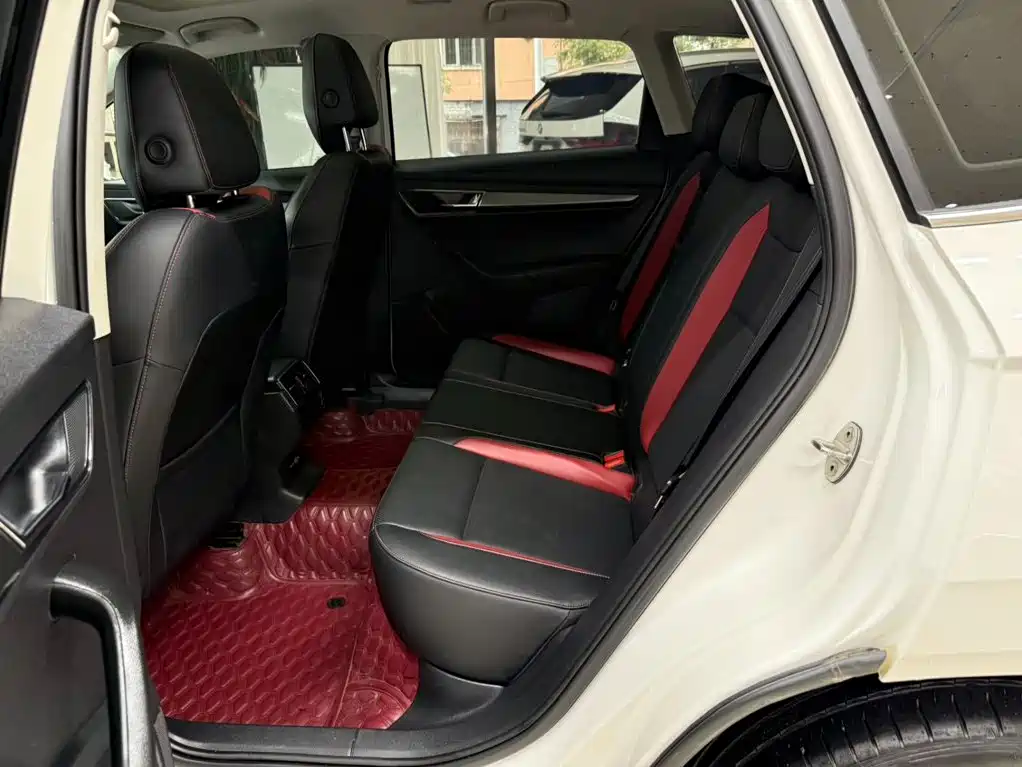 Skoda Karoq 2023 — фото 14