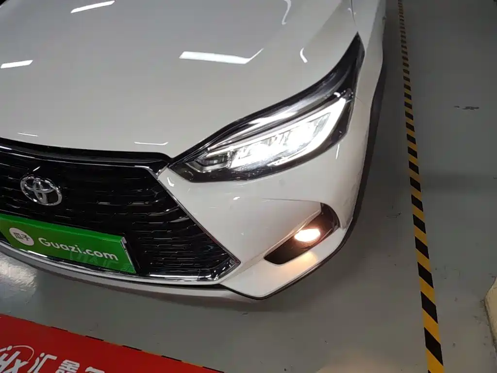 Toyota Yaris L 2023 — фото 24