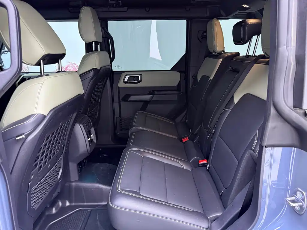 Ford Bronco 2025 — фото 14