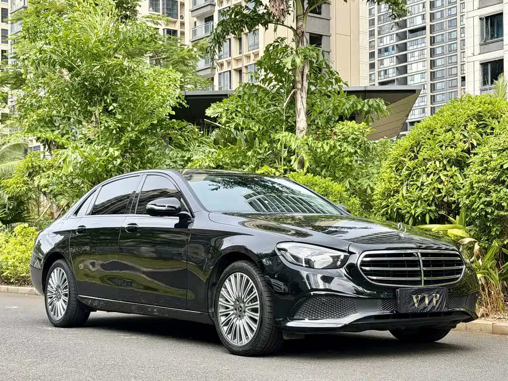 Mercedes-Benz E-Class 2023 — фото 12