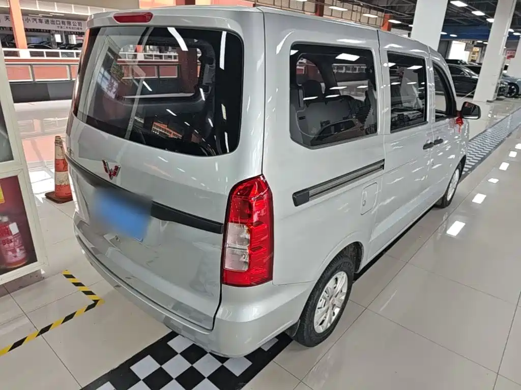Wuling Hongguang V 2023