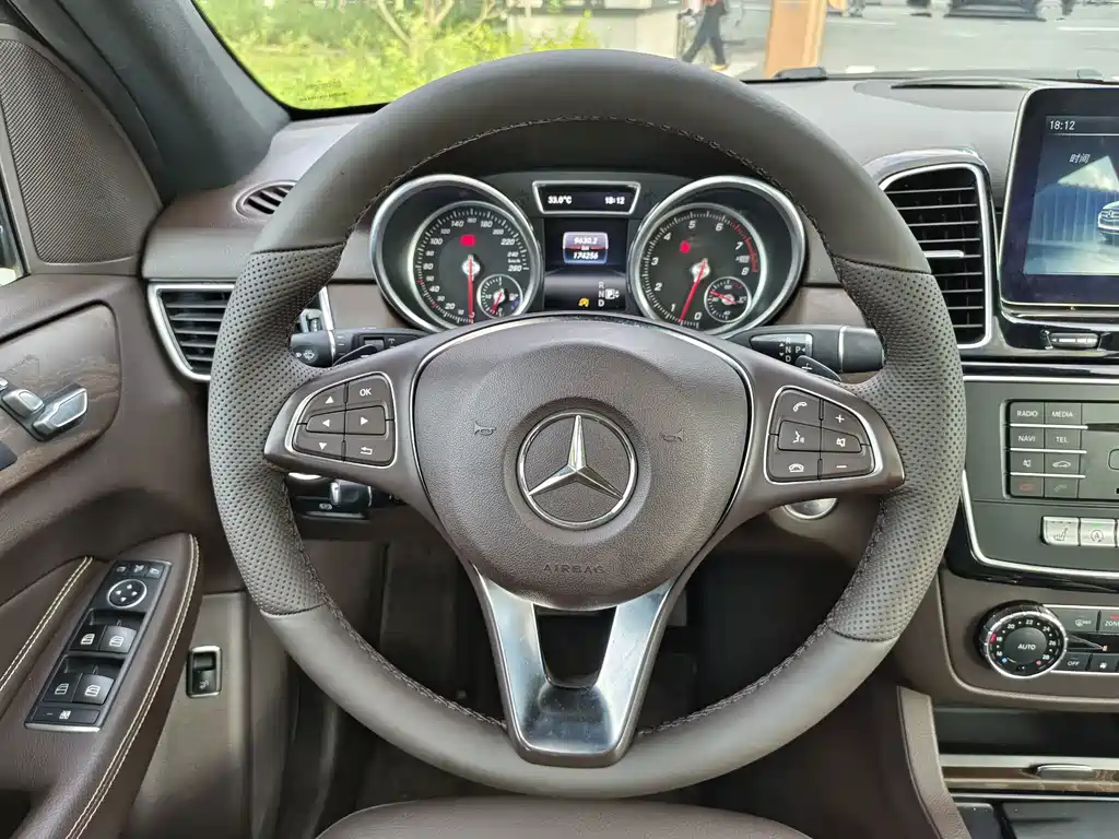Mercedes-Benz GLE 2016 — фото 27