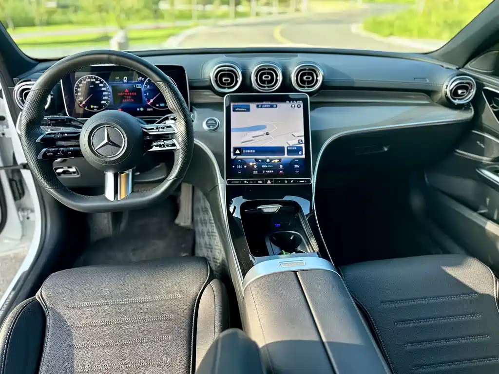 Mercedes-Benz C-Class 2023 — фото 15